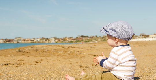 Consejos para disfrutar de la playa con niños y sin sustos.