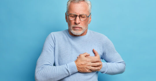 ¿Cómo saber si estás sufriendo un infarto y qué hacer?